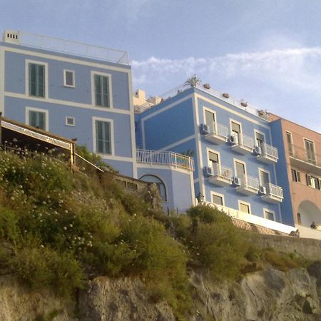 Hotel La Baia Понца Екстериор снимка