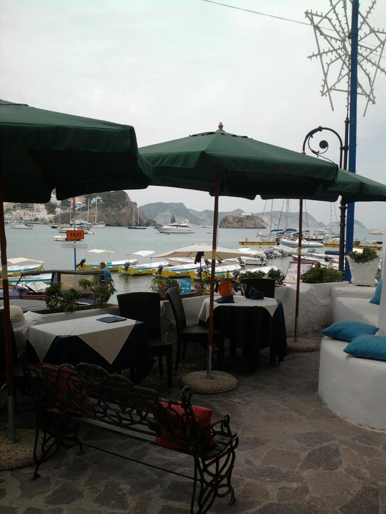 Hotel La Baia Понца Екстериор снимка