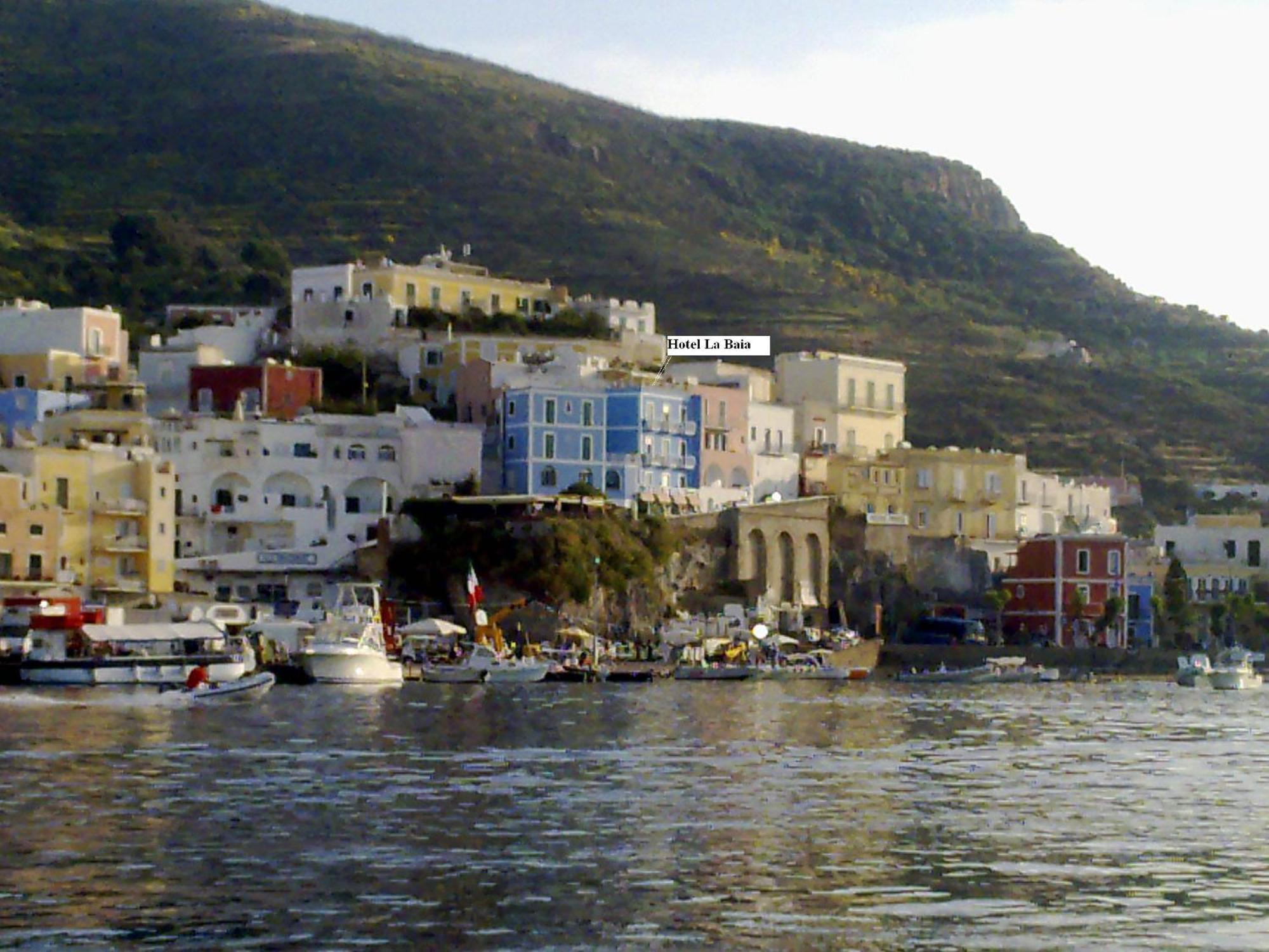 Hotel La Baia Понца Екстериор снимка