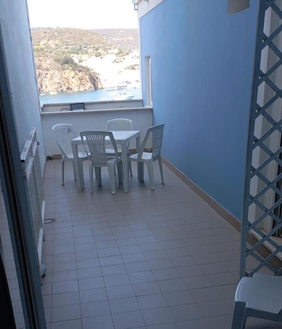 Hotel La Baia Понца Екстериор снимка
