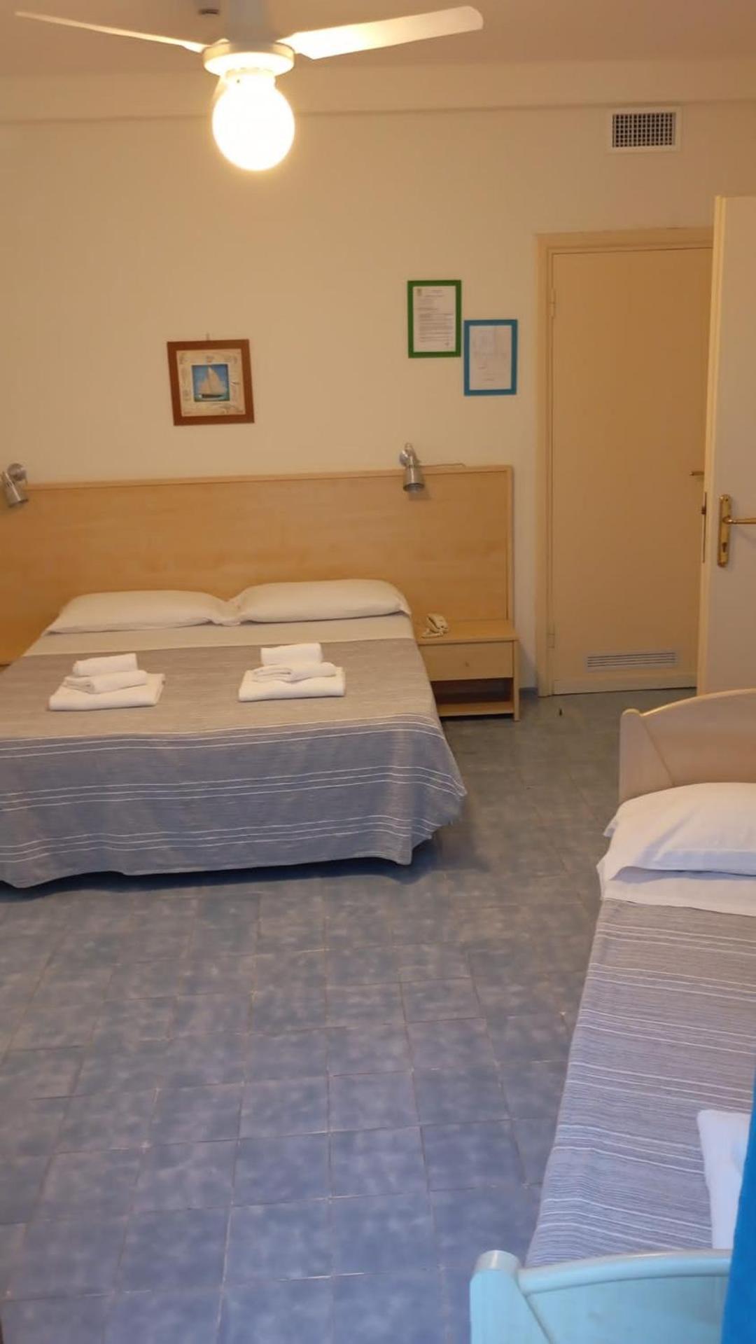 Hotel La Baia Понца Екстериор снимка